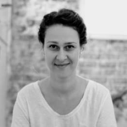 קסניה לב מדריכת פילאטיס מכשירים